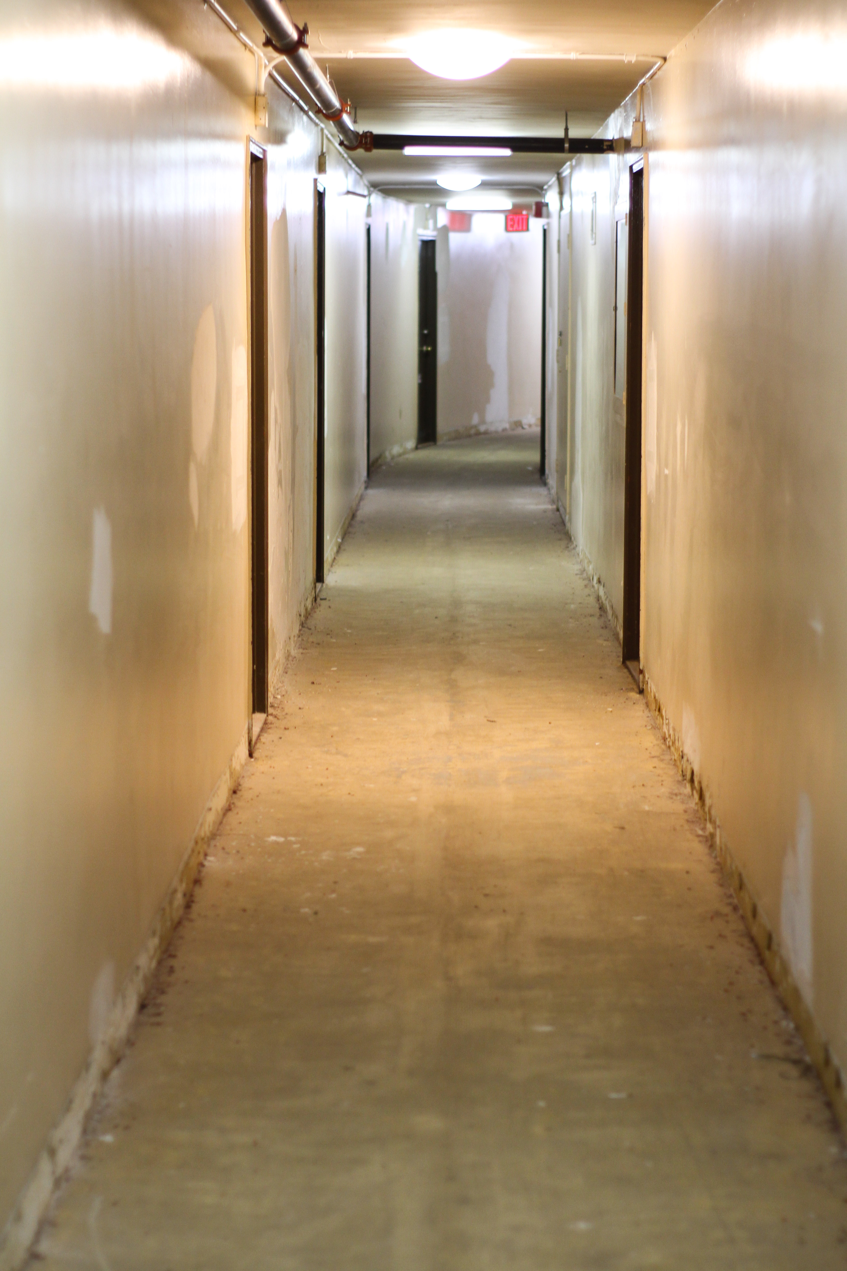 The Hoser West Lodge, Apartments Under Siege